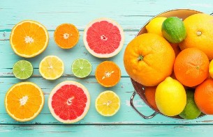 Zitrusfrüchte und Vitamin C